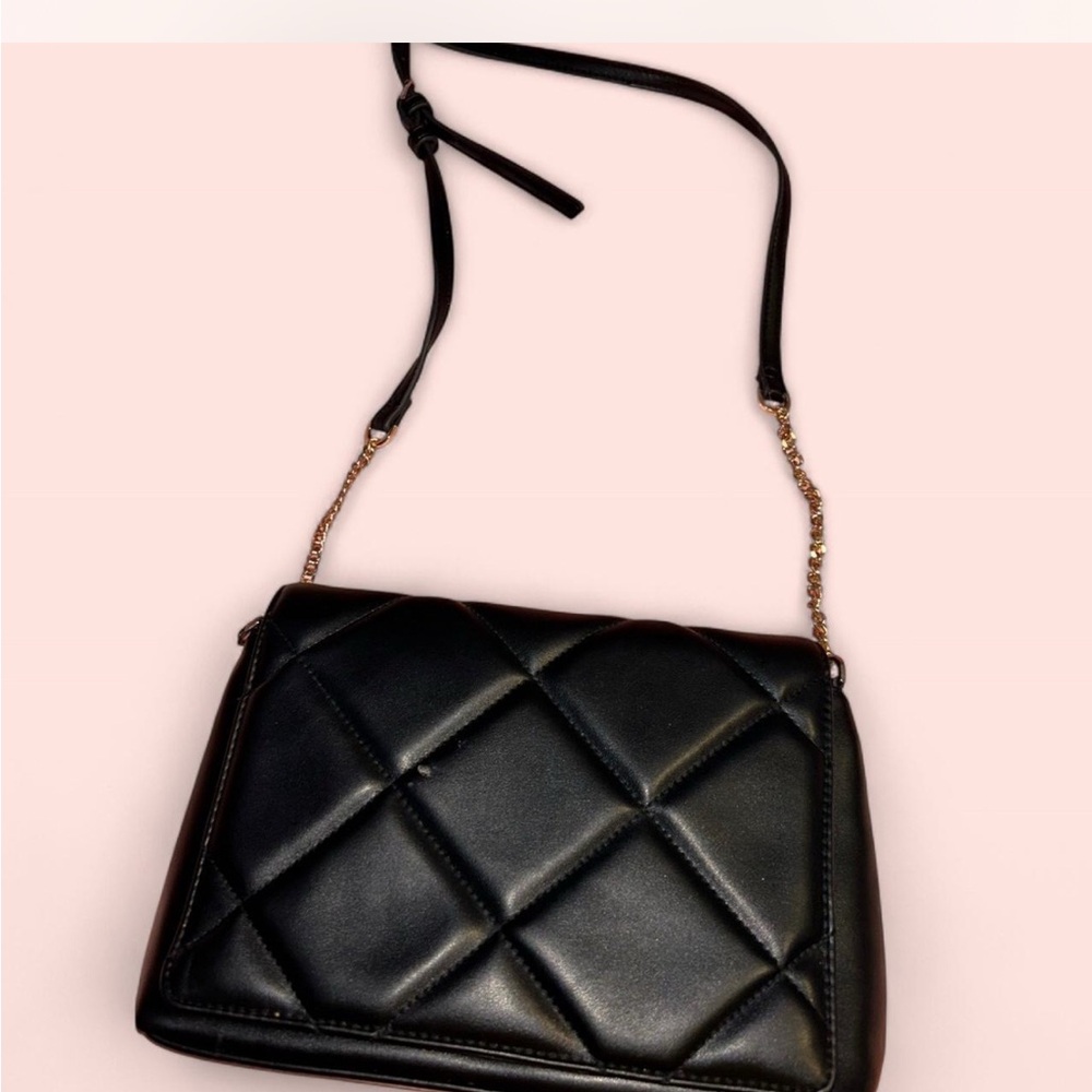 Chic Black Quilted Crossbody Bag